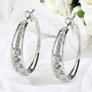 💙🆕💙 Bling Silver Hoop Earrings